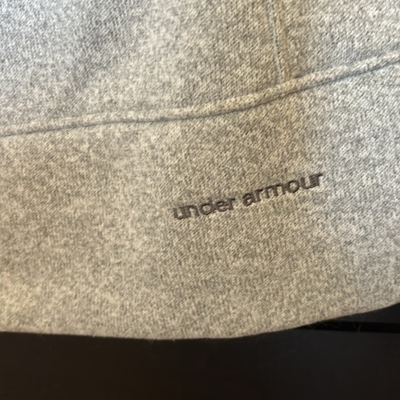 Under armour sweater - Picture 6 of 6